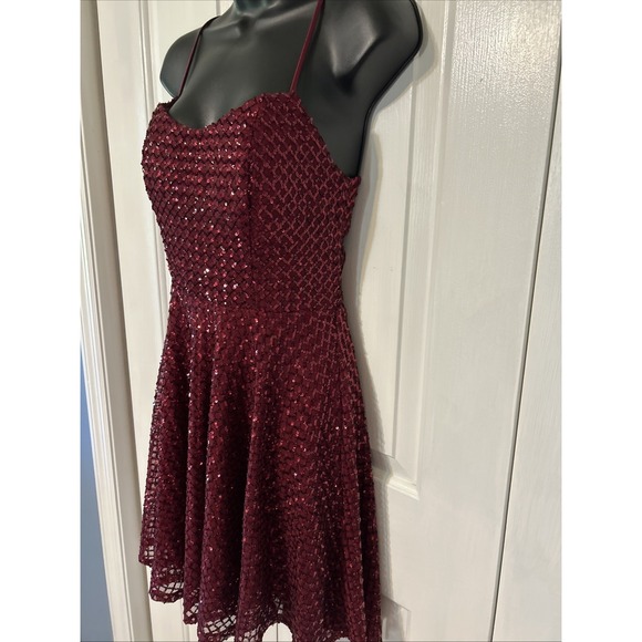 City Vibe Burgundy Sequin Lace Back Dress Junior's Size 9 - Picture 3 of 6